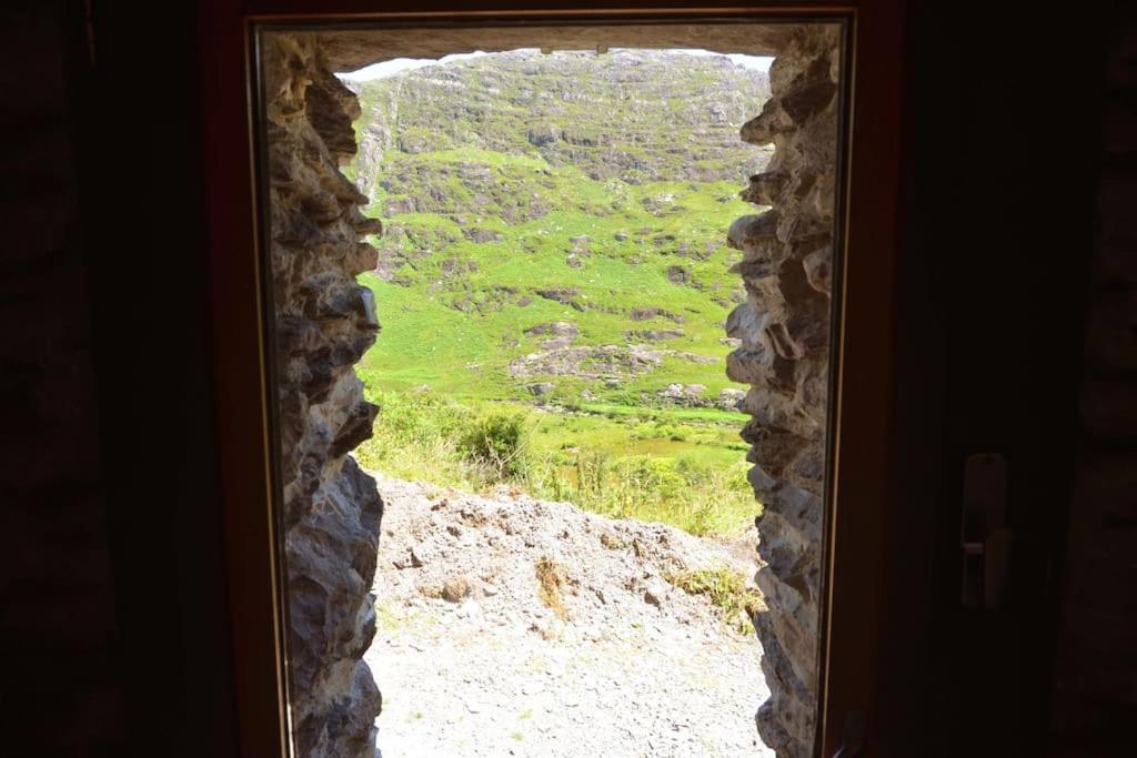 Secluded Cottage Nestled In The Beara Peninsula Killarney Ngoại thất bức ảnh